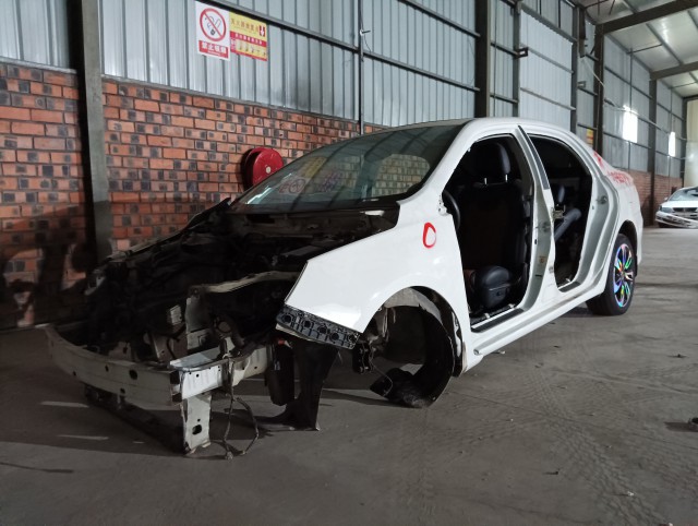 比亚迪 秦新能源  点哪拆哪