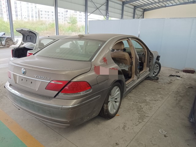 宝马 7系  点哪拆哪